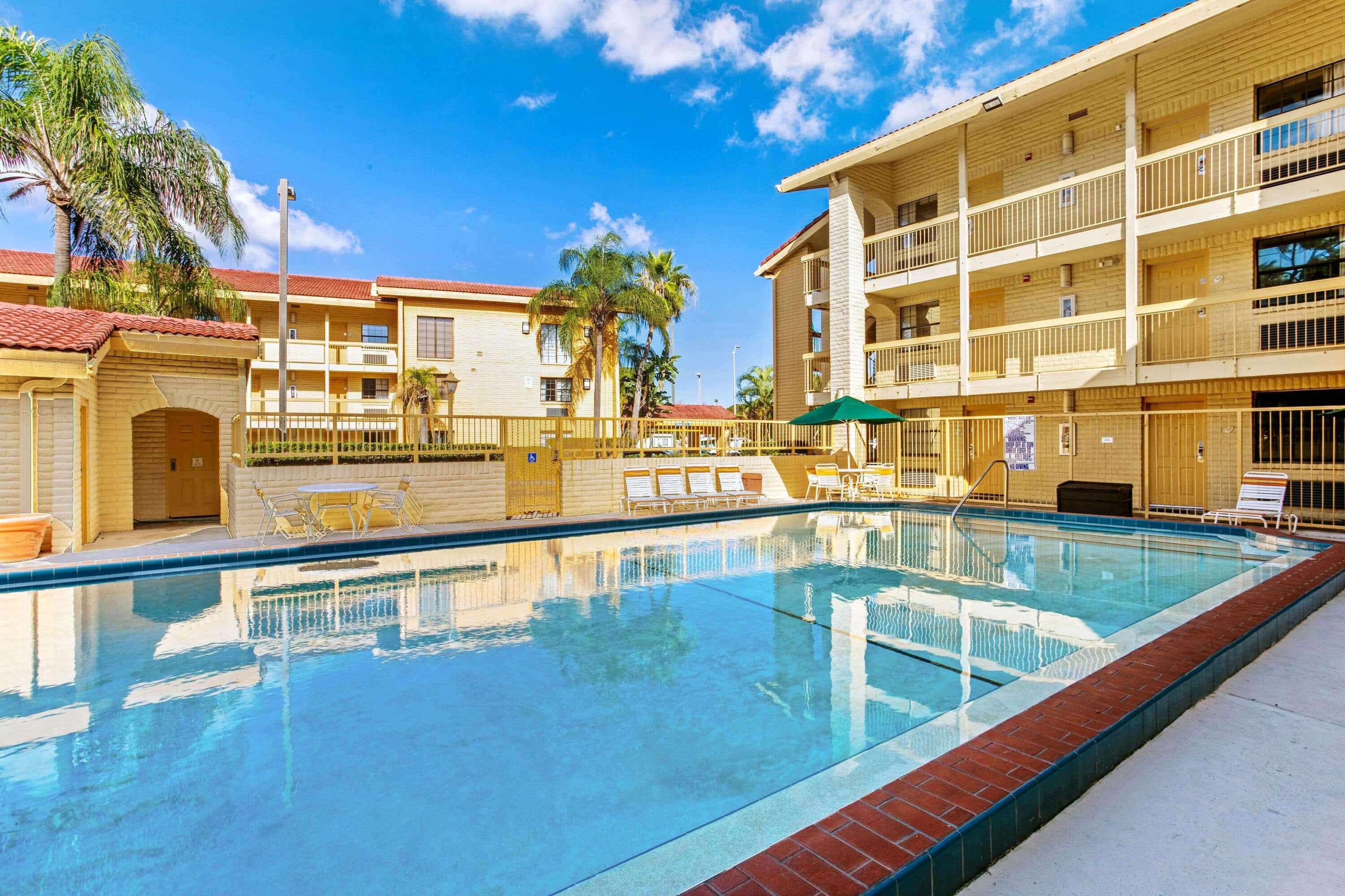 La Quinta Inn By Wyndham Tampa Bay Pinellas Park Clearwater Екстериор снимка