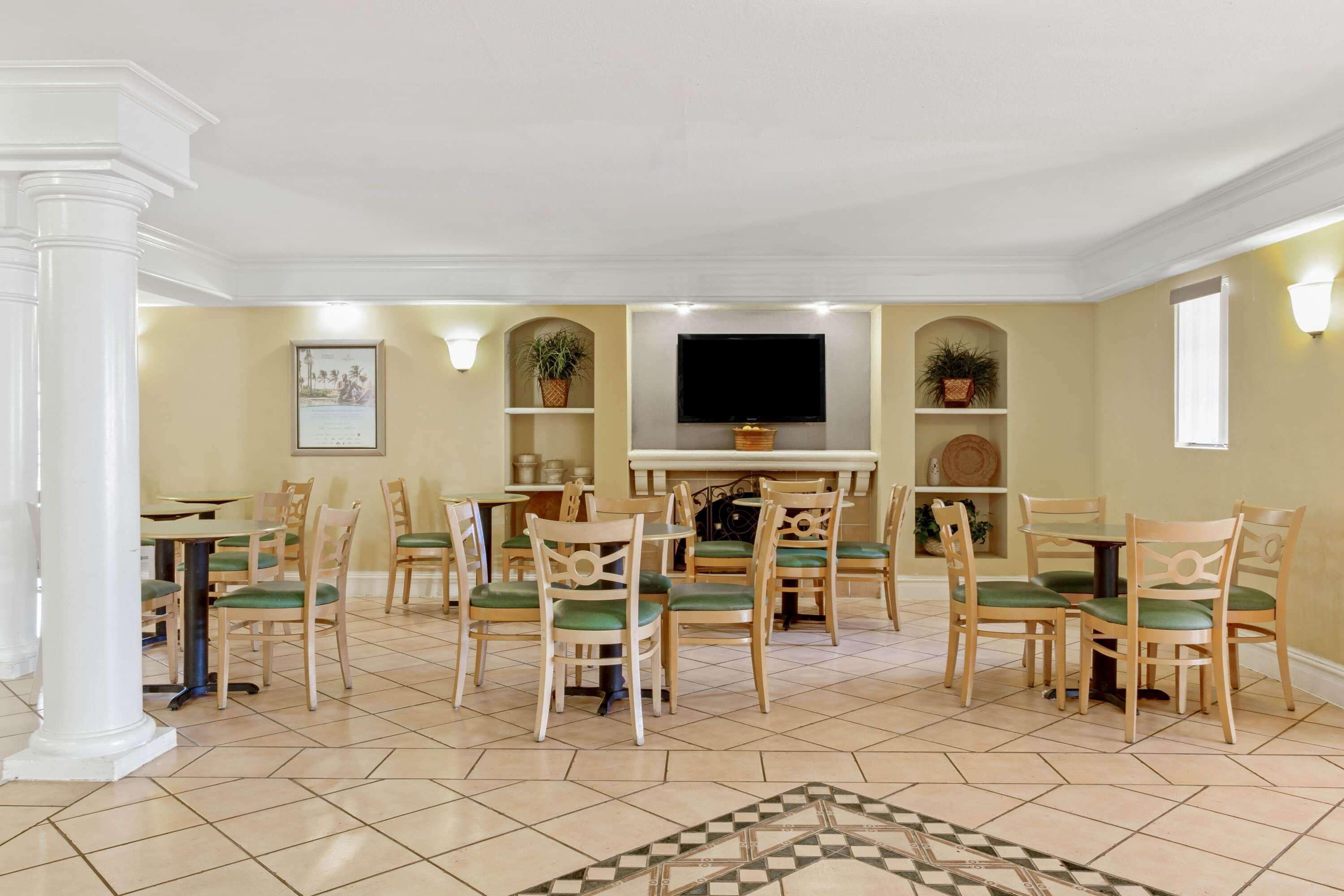La Quinta Inn By Wyndham Tampa Bay Pinellas Park Clearwater Екстериор снимка