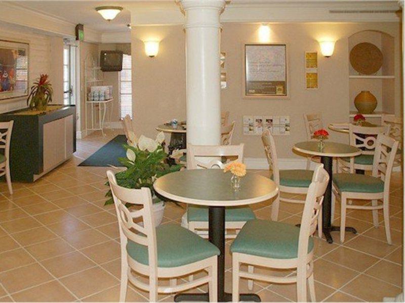 La Quinta Inn By Wyndham Tampa Bay Pinellas Park Clearwater Екстериор снимка